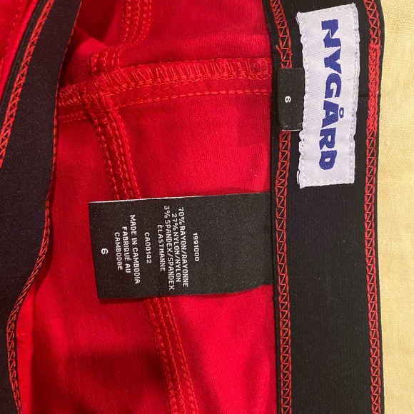 Nygard red capris in size 6. - Picture 2 of 3